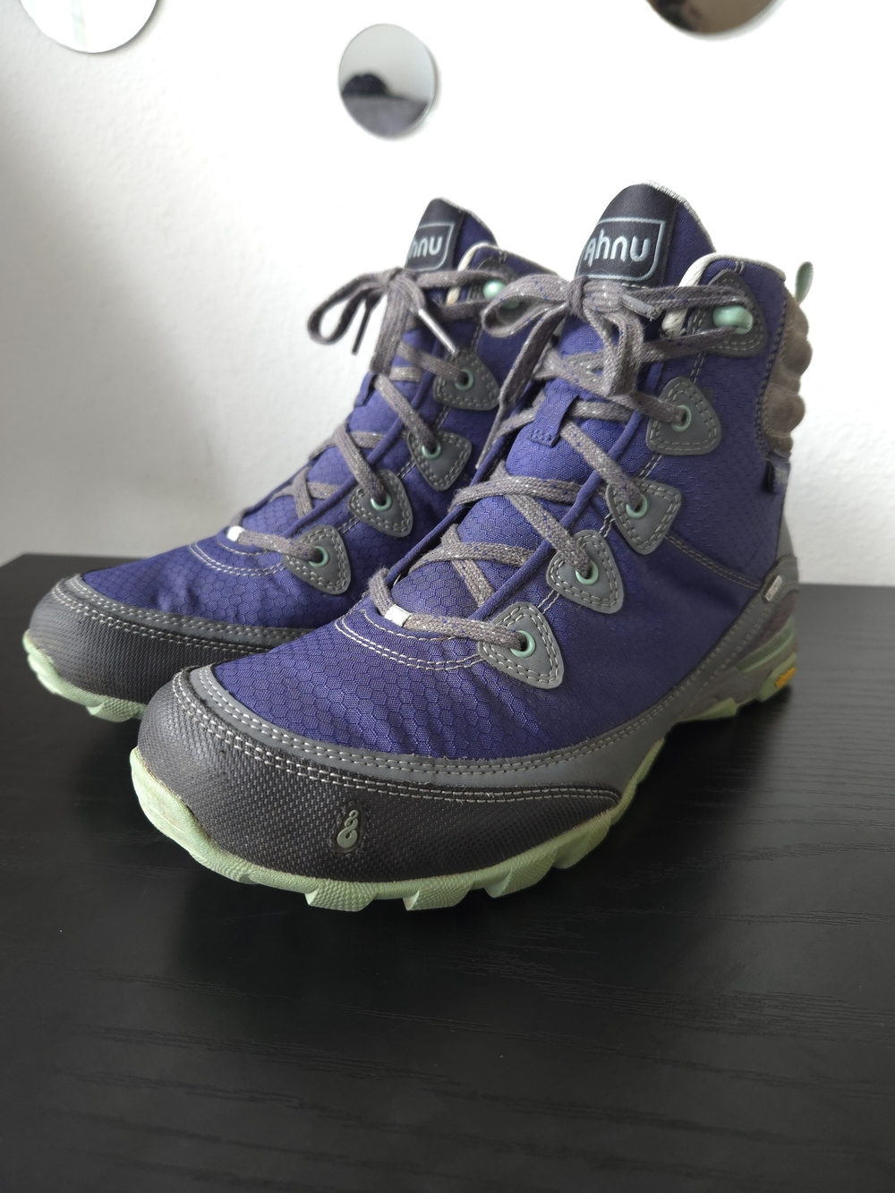 Ahnu Sugarpine Waterproof Hiking Boots Womens Majestic Blue Purple Vibram 9.5